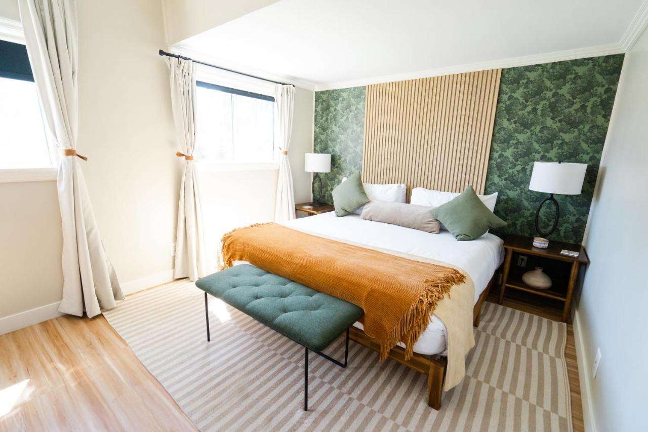 Deluxe King Suite,1396423082:JPEG
