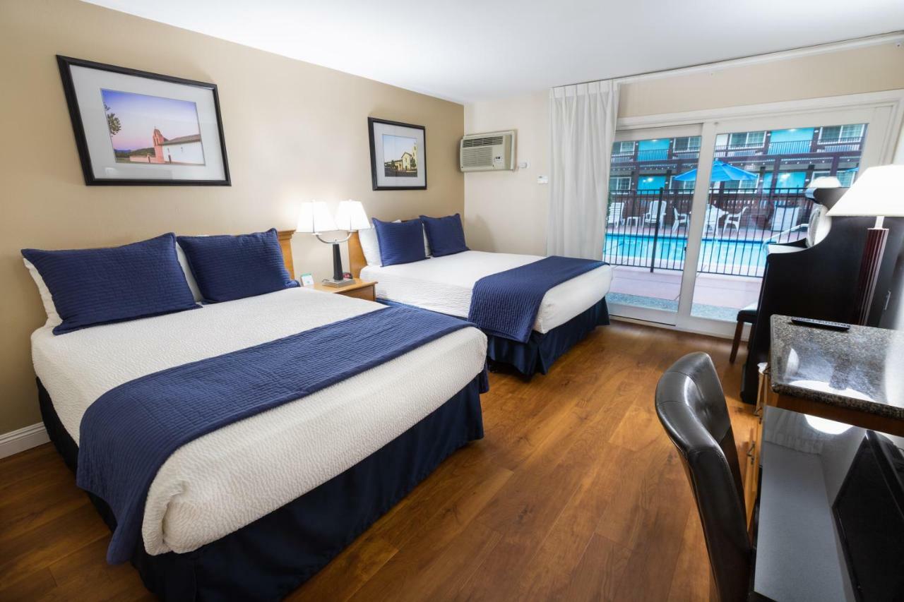 Deluxe Queen Room with Two Queen Beds (Patio)
